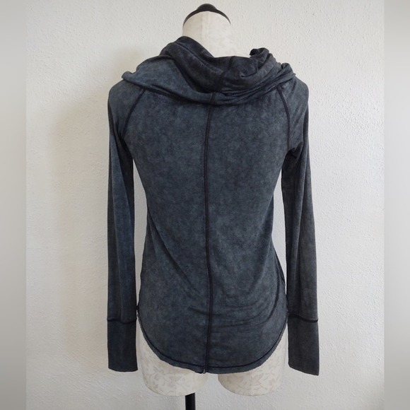 Free People We The Free  Cosmo Cowl Neck Top Long Sleeve Gray Size XS - Picture 5 of 11